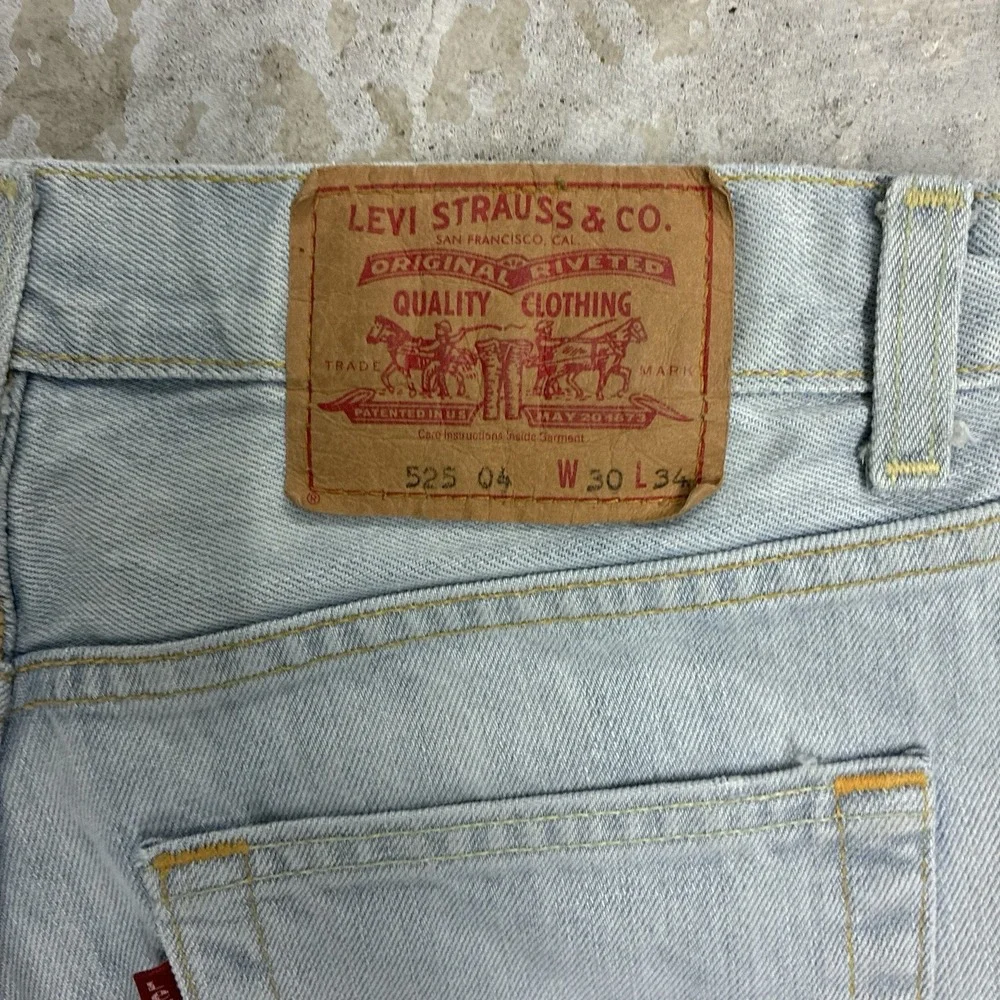 Vintage Levis 525 04 Jeans Mens 30x34 Blue Bootcut Light Wash Denim Fits 28x33